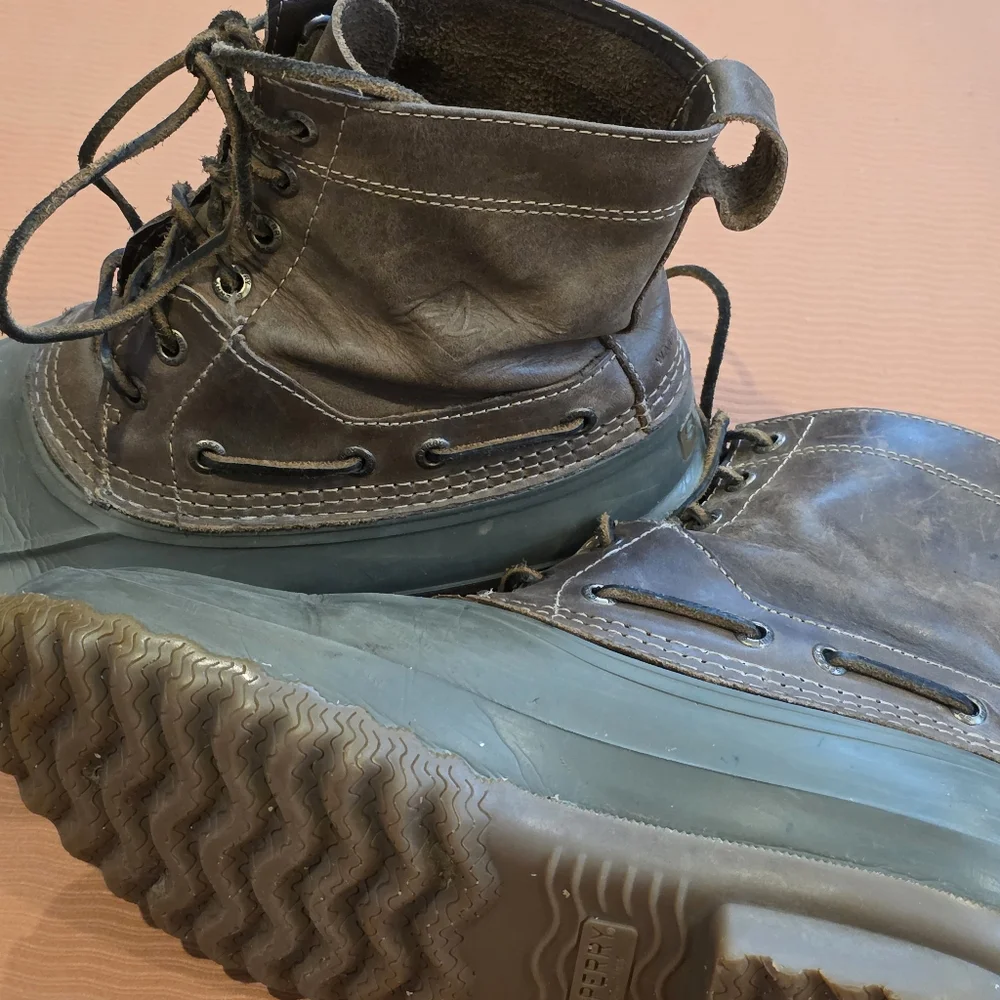 Sperry Men’s Size 8.5 M Duck Boots Leather Rubber Lace Up Waterproof STS13460